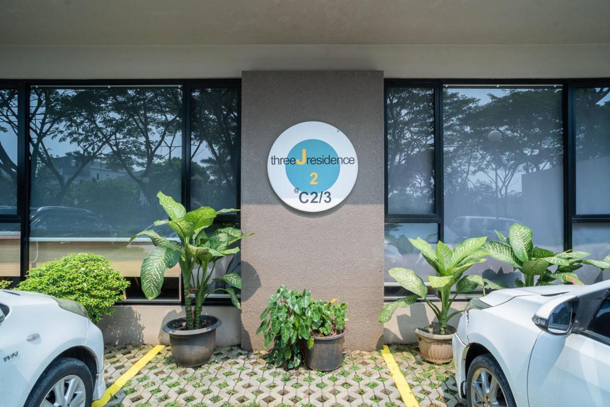 Wisma tamu Three J 2 Tangerang