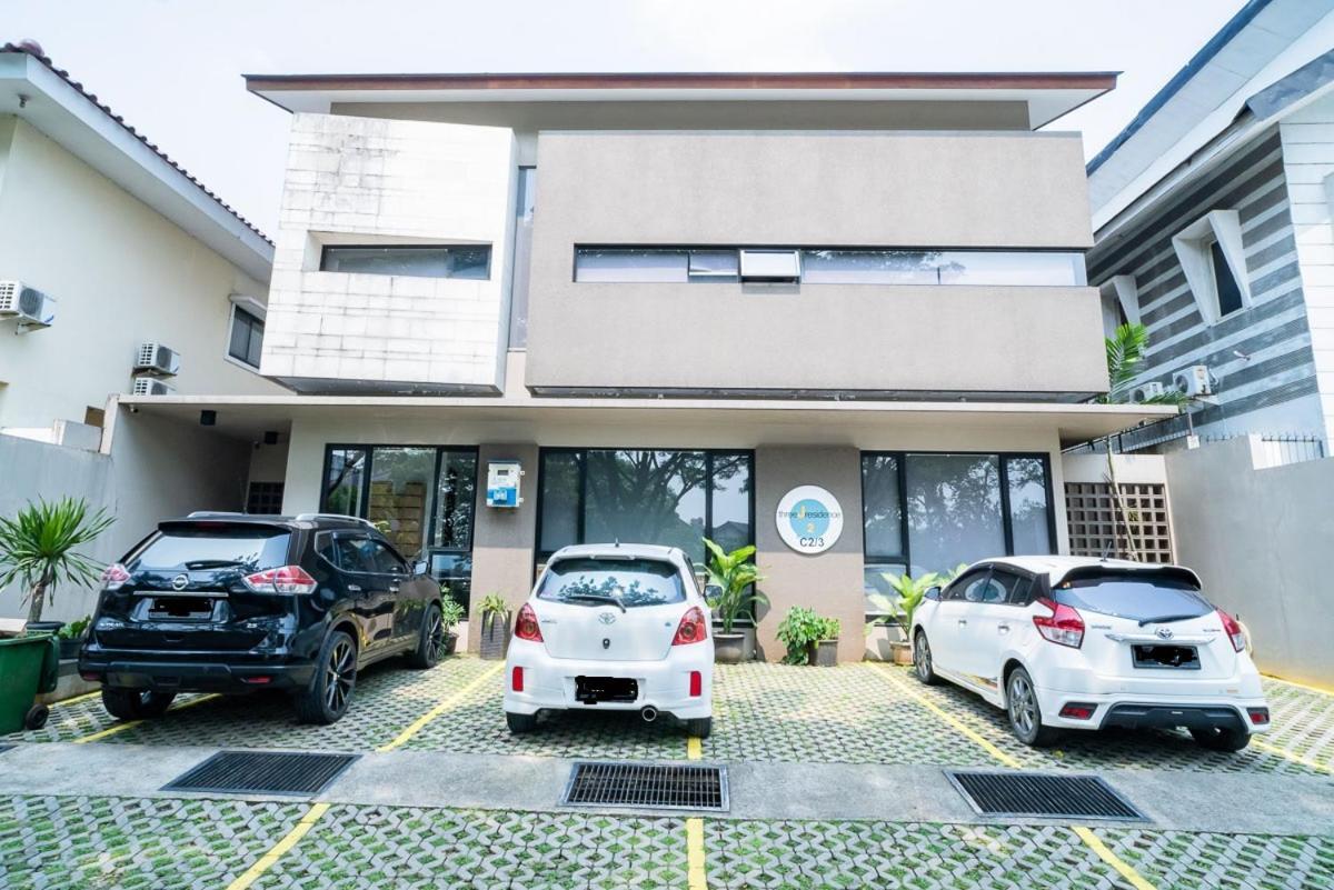 Wisma tamu Three J 2
